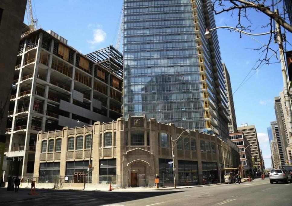 Stunning Condo With Fantastic View Of The City! 多伦多 外观 照片