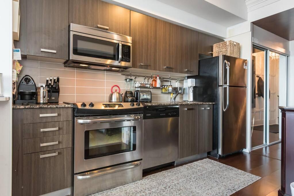 Stunning Condo With Fantastic View Of The City! 多伦多 外观 照片