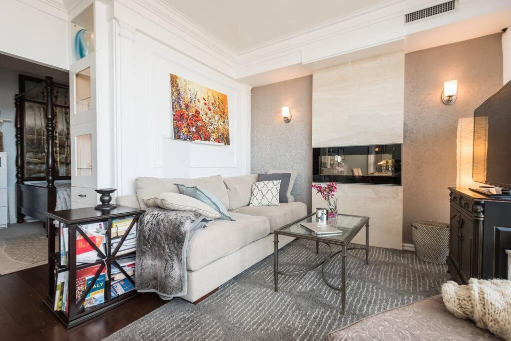 Stunning Condo With Fantastic View Of The City! 多伦多 外观 照片
