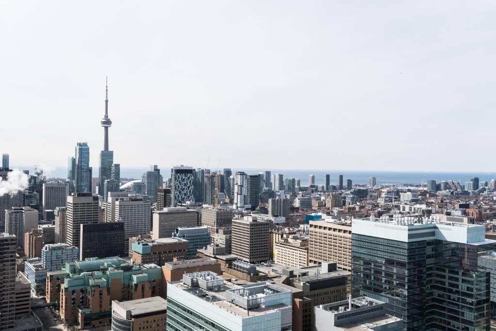 Stunning Condo With Fantastic View Of The City! 多伦多 外观 照片
