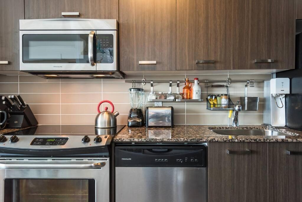 Stunning Condo With Fantastic View Of The City! 多伦多 外观 照片
