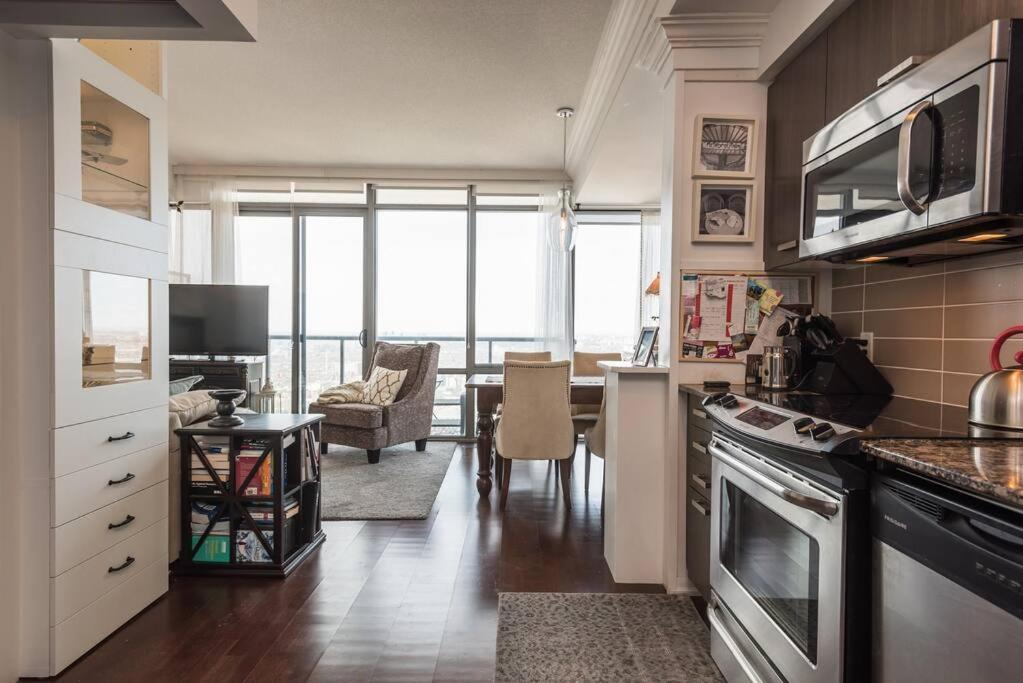 Stunning Condo With Fantastic View Of The City! 多伦多 外观 照片